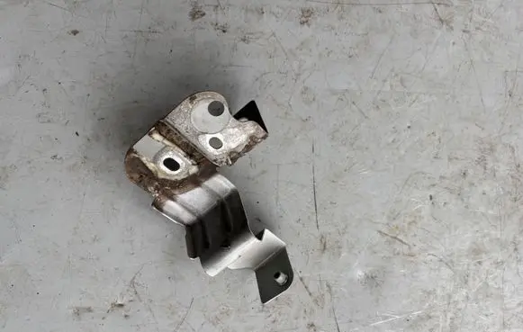 Audi Q8 Fender mounting bracket 4M8821167