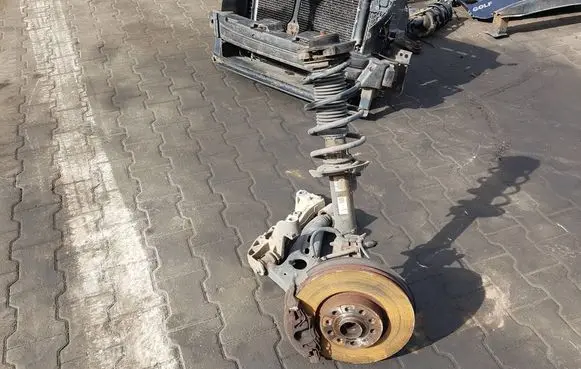 Volkswagen Golf VI Front wheel hub spindle knuckle