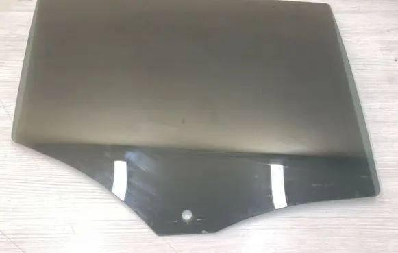 Volvo V60 Rear door window glass E000186