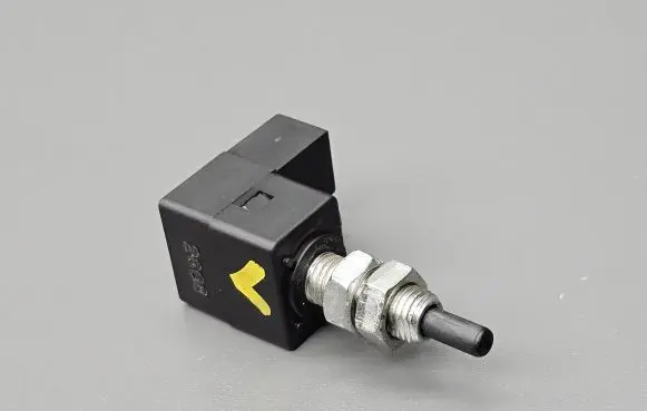 Clutch pedal sensor