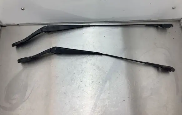 Ford Mondeo MK IV Front wiper blade arm 7S7117526AD