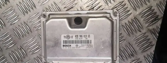 Volkswagen PASSAT B5.5 Engine control unit/module 038906019gs
