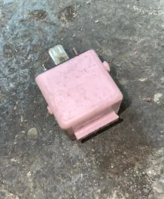 BMW 5 E39 Other relay 8365326