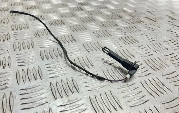 Mercedes-Benz B W245 Interior temperature sensor 982096K A1718300272