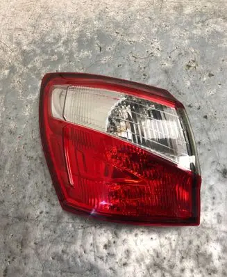 Nissan Qashqai+2 Rear/tail lights