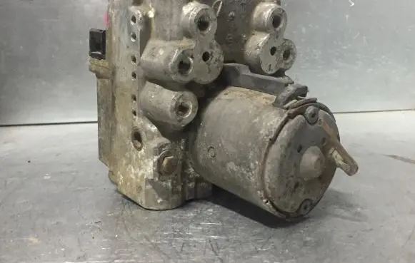Mercedes-Benz Sprinter W901 W902 W903 W904 ABS Pump 0273004090 090761000160