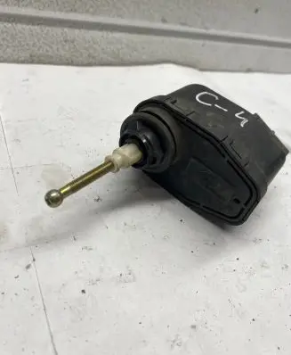 Audi A6 S6 C4 4A Headlight level adjustment motor 00437545