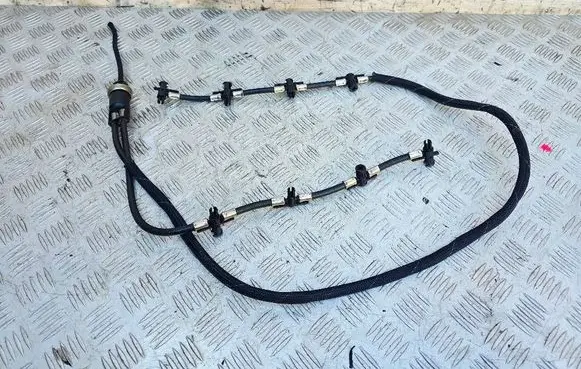 Audi A8 S8 D3 4E Fuel return line/hose 057130218F