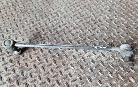 Volkswagen Tiguan Front anti-roll bar/stabilizer link 