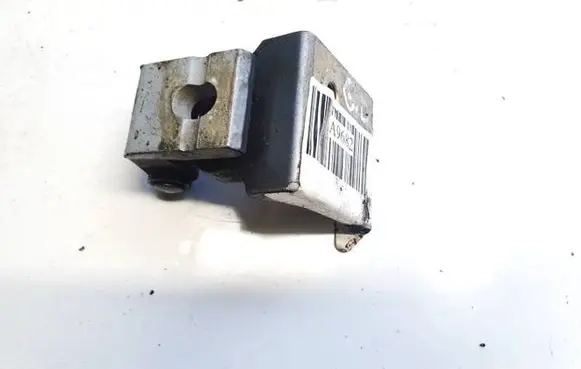 Audi A4 S4 B5 8D Rear door lower hinge 8d0833402