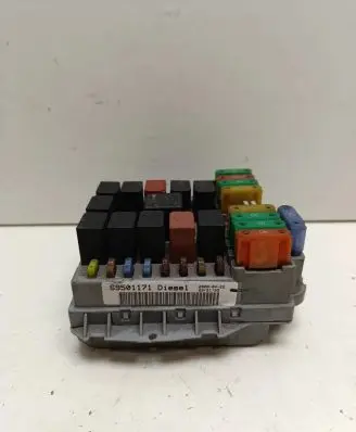 Iveco Daily 35.8 - 9 Fuse module 69501171 20080422