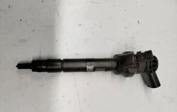 BMW 5 GT F07 Fuel injector 7810702