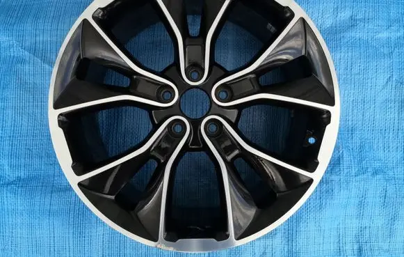 Hyundai i30 R19 alloy rim 