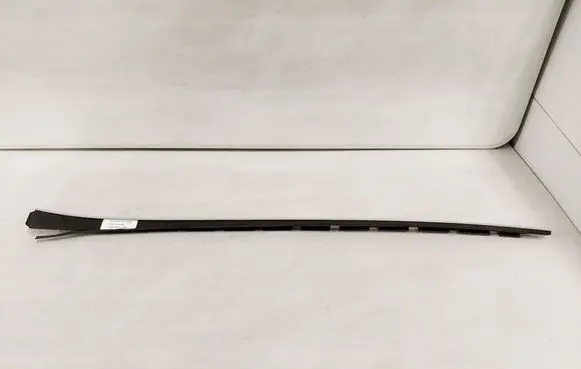 Hyundai i40 Front door windshield rail 86131-3Z000