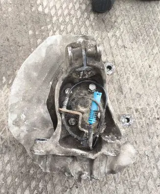 BMW 7 E65 E66 Front wheel hub spindle knuckle