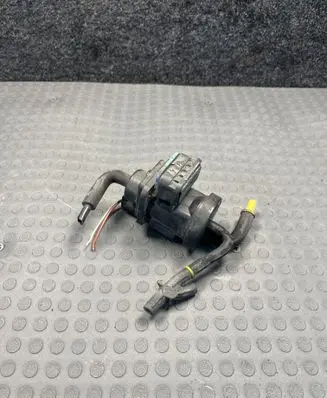 Mercedes-Benz S W220 Vacuum valve A0005450527