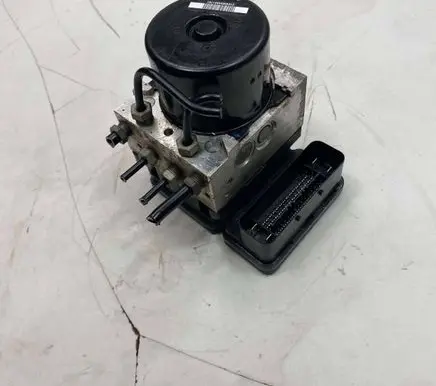 Volvo V70 ABS Pump 30681619 10061336881 000404972C1