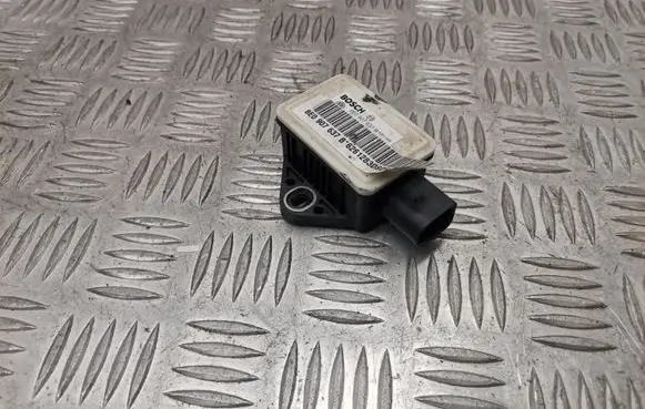 Audi A4 S4 B7 8E 8H ESP acceleration yaw rate sensor 8E0907637B
