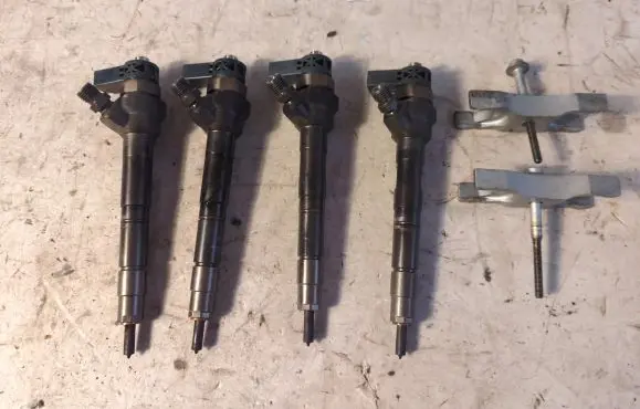 Audi A6 C7 Fuel injectors set 03L130277J 0445110369