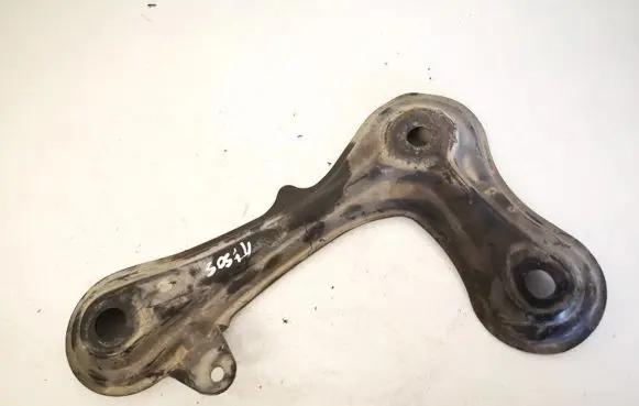Toyota Verso Engine mounting bracket