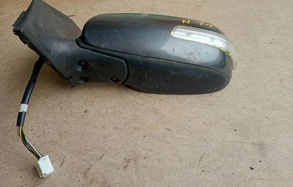 Toyota Avensis T250 Front door electric wing mirror 016087