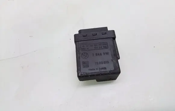 BMW 5 E39 Glow plug pre-heat relay 2246919
