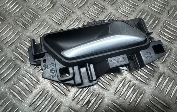 Opel Grandland X Rear door interior handle 98201552VV