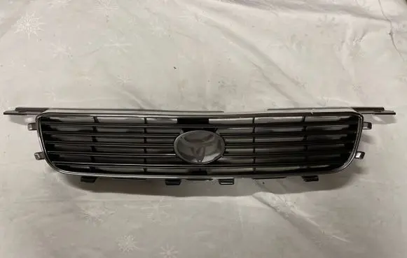 Toyota Camry Front bumper upper radiator grill