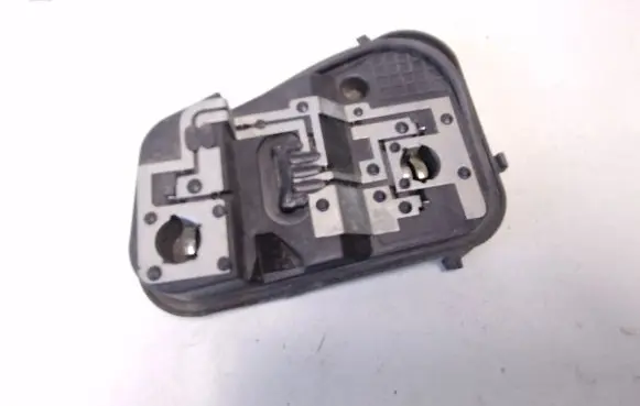 Volkswagen Touareg I Tail light bulb cover holder 7L6945258