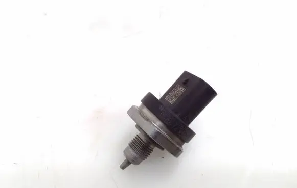 Mercedes-Benz CLA C117 X117 W117 Fuel pressure sensor 0261545116 A2789050100