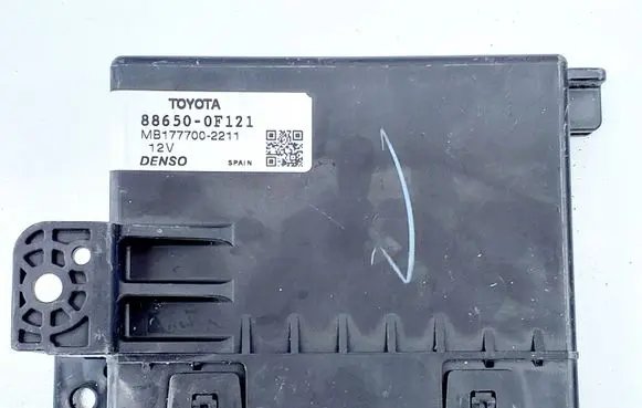 Toyota Verso-S Climate control unit 886500F121