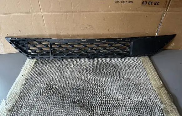 Hyundai Tucson TL Front bumper lower grill 86561-D7510