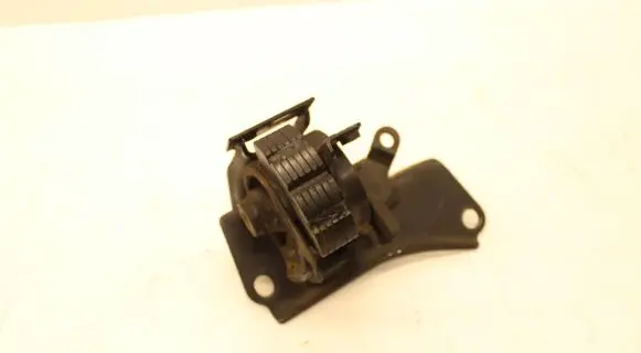 Toyota Avensis T250 Engine mount bracket