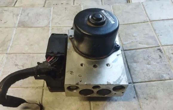 Volvo S80 ABS Pump 8619968 5WK84000 P08619975