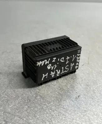 Opel Astra J Glow plug pre-heat relay 51299045