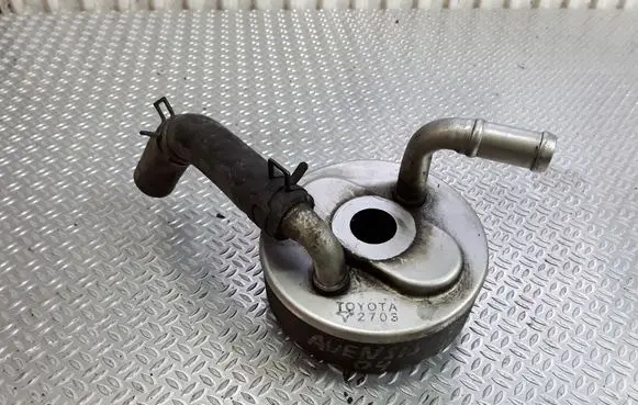 Toyota Avensis T250 Oil filter mounting bracket