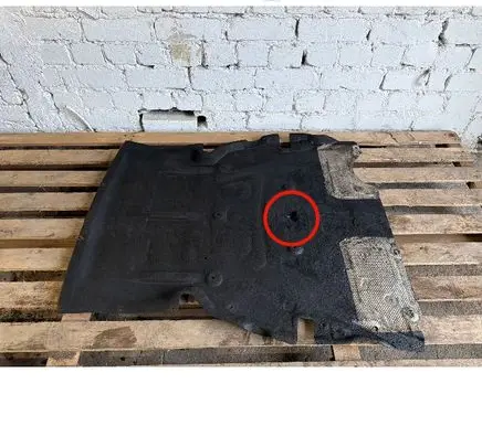 BMW 3 F30 F35 F31 Engine splash shield/under tray 7241814