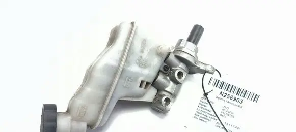 Hyundai Veloster Brake booster