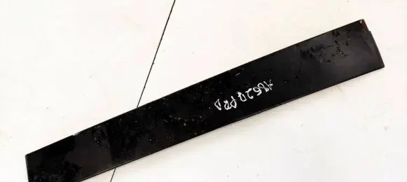 Volkswagen Caddy Front door glass trim molding 2K0837902