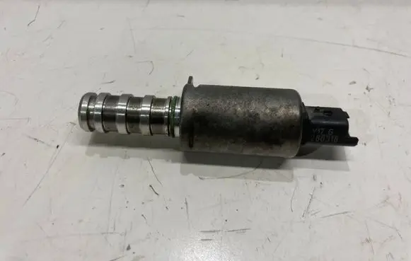 Peugeot 3008 II Camshaft vanos timing valve 9825813780 1628924280