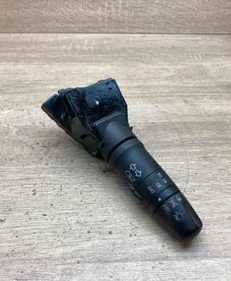 Nissan Primera Indicator stalk 25540AV600