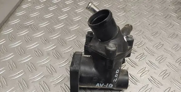 Toyota Avensis T270 Thermostat/thermostat housing 163200R011 163200R020 163210R020