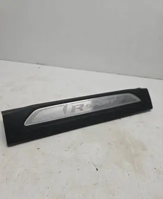 Front sill trim cover