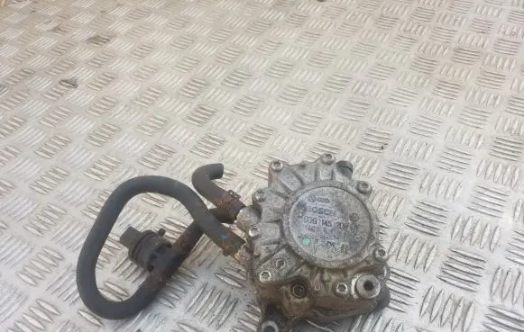 Volkswagen PASSAT B6 Vacuum pump 03G145209C