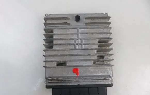 Ford Mondeo Mk III Engine control unit/module 5S7112A650LA
