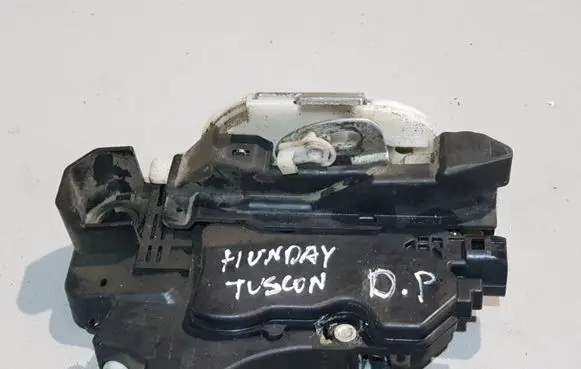 Hyundai Tucson LM Front door lock