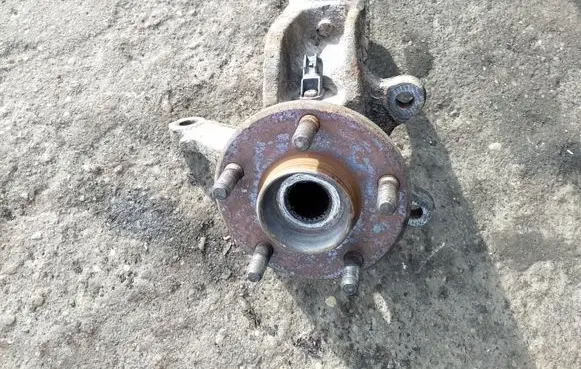 Ford Focus C-MAX Front wheel hub spindle knuckle