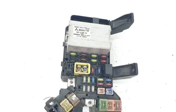 Mitsubishi Pajero Fuse box set 8638A019