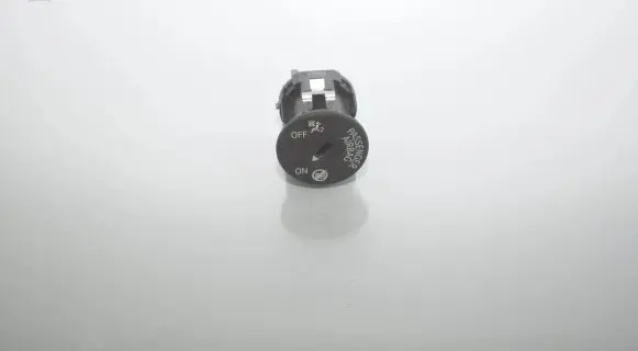 Passenger airbag on/off switch