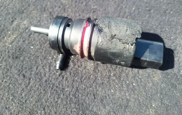 BMW 3 E46 Windscreen/windshield washer pump